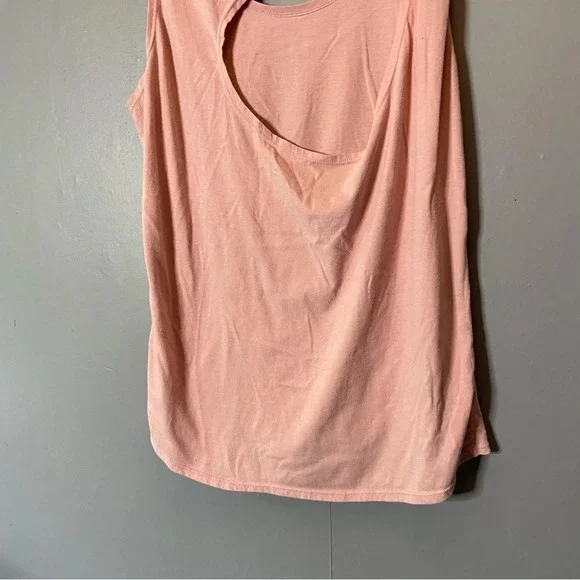 Fabletics light pink Anita open back tank top size medium - Picture 8 of 8